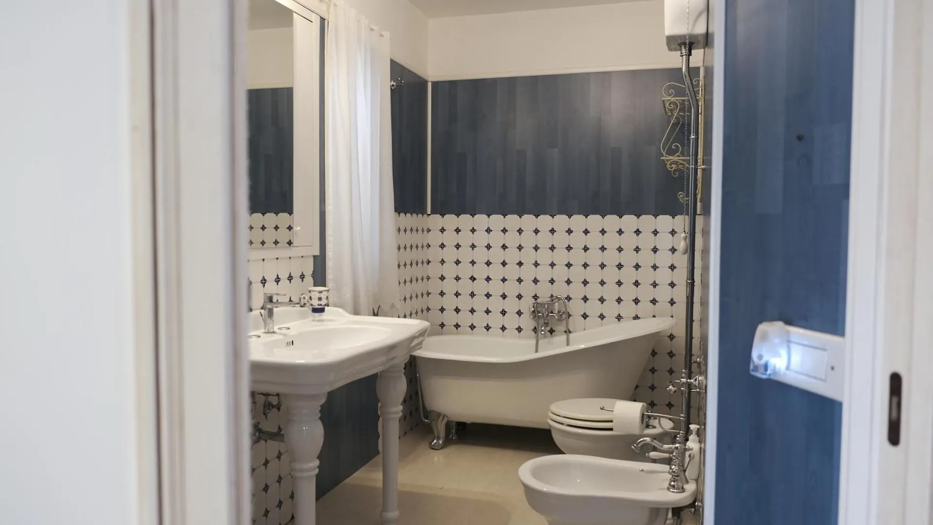 Maison Capodimonte Naples Apartment